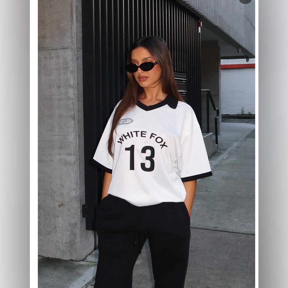 Whit jersey, cute and nice …